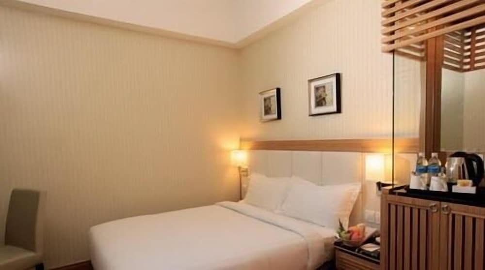 Crown Garden Hotel 9/33