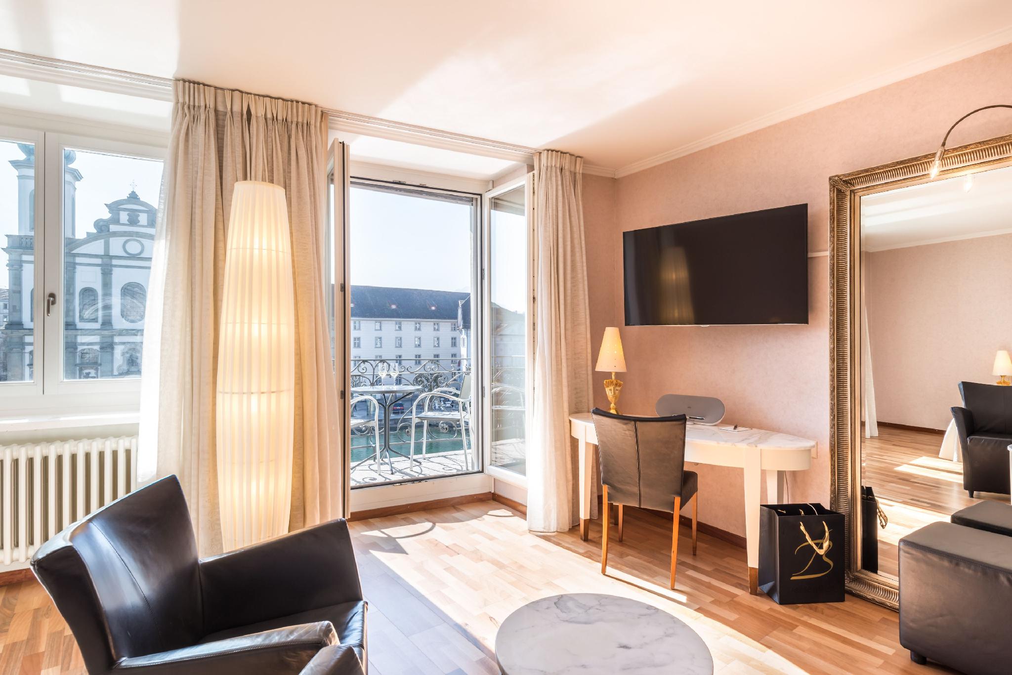 Room, Double or Twin Bed, River View