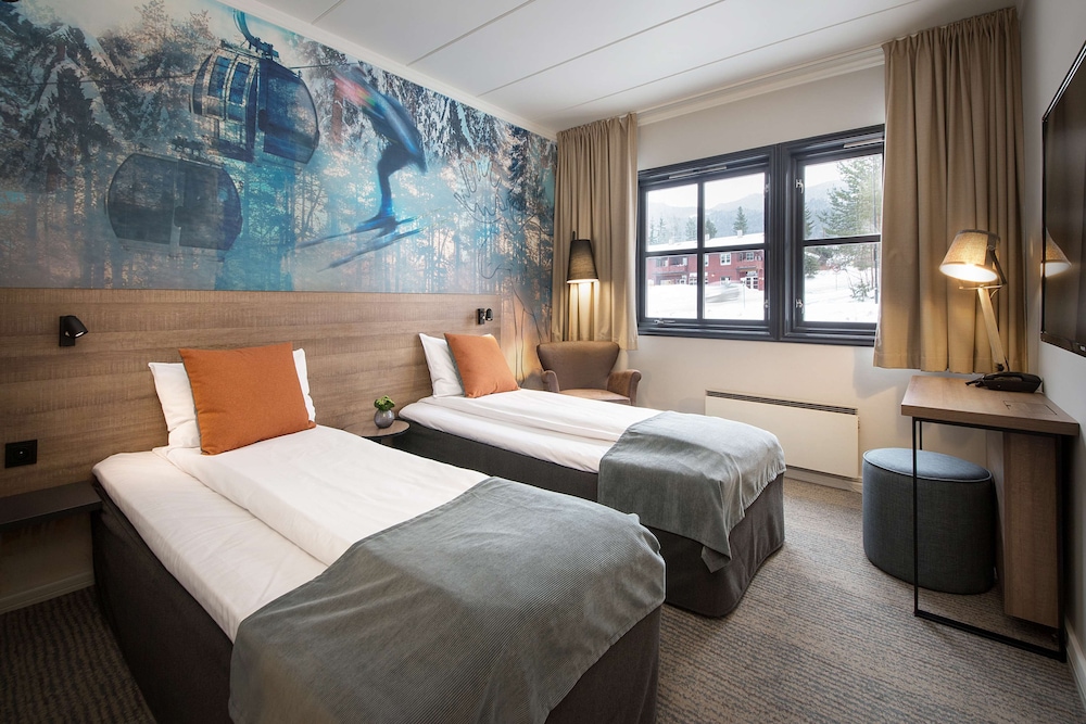 Standard, Twin Beds