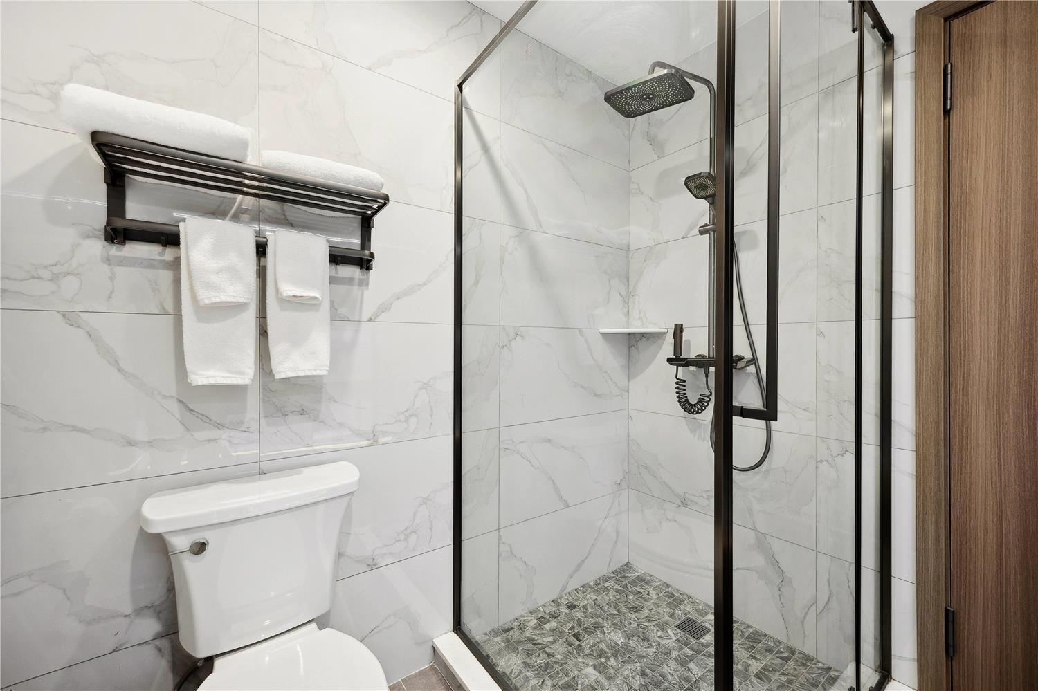 Ramada by Wyndham Flushing Queens 27/35