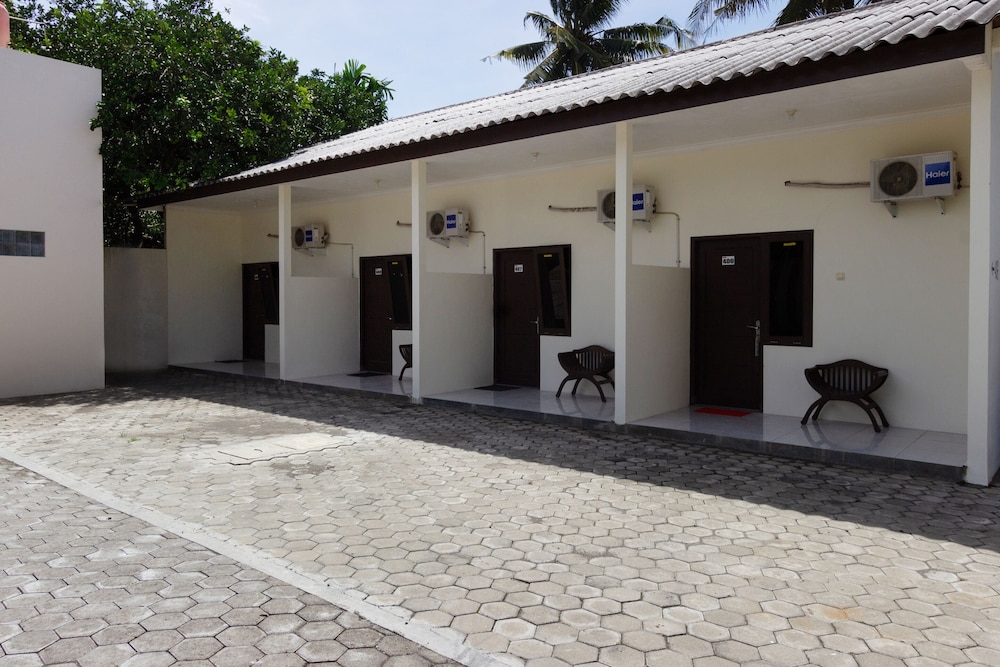 OYO 3024 Hotel Kebon Manis 1/15