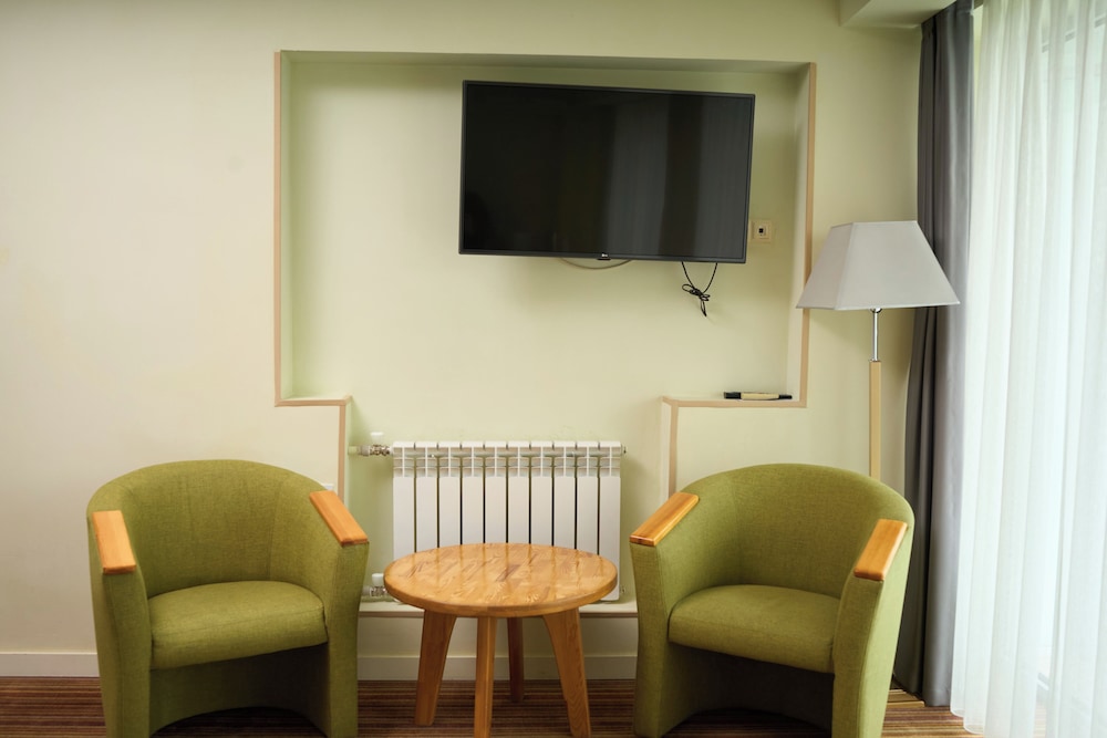 Almaty Hotel 44/50