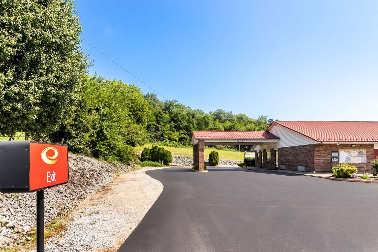 Econo Lodge Russellville, KY 23/24