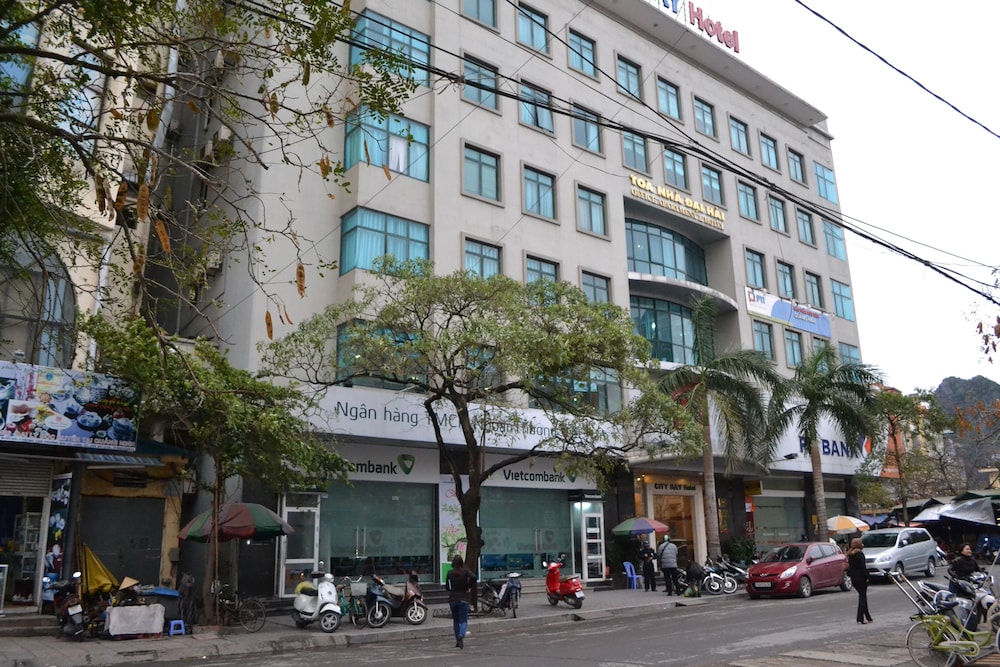 City Bay Hotel 28/31