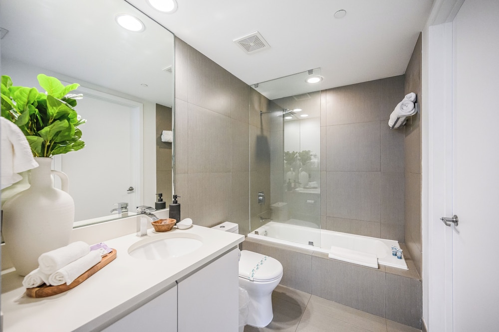 Miami Vacations Corporate Rentals - Monte Carlo 69/69