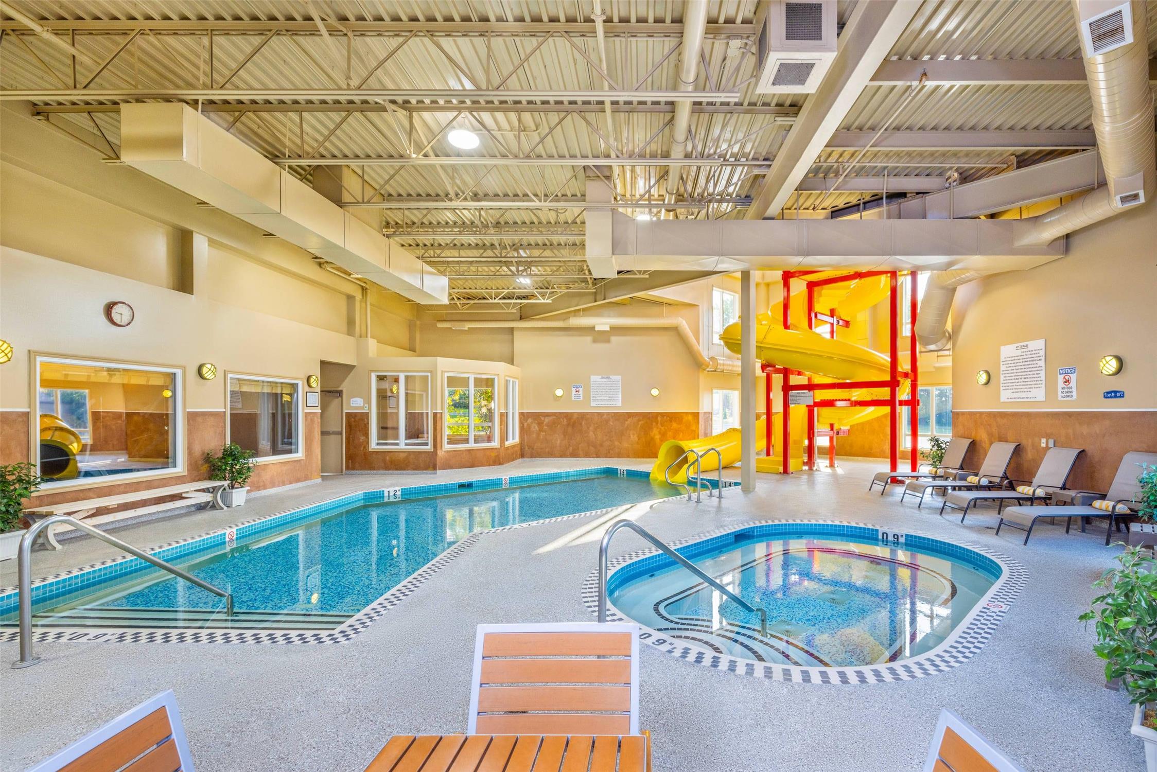 Quality Inn & Suites Rimbey 13/26