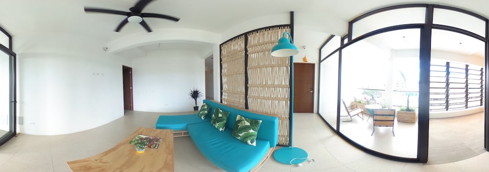 Nomads Hotel Hostel And Bar 35/55