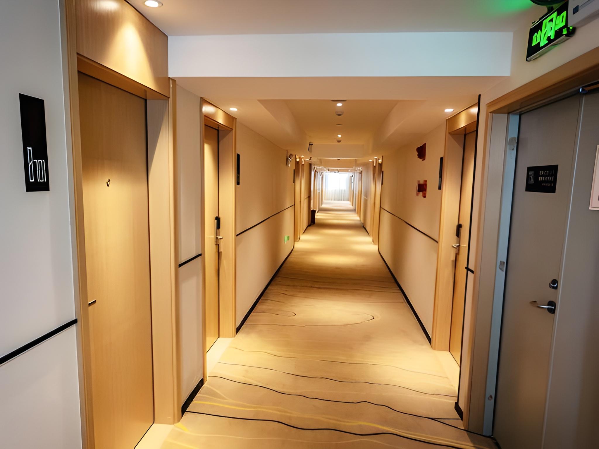 City Comfort Inn (Dali Railway Station) 35/55