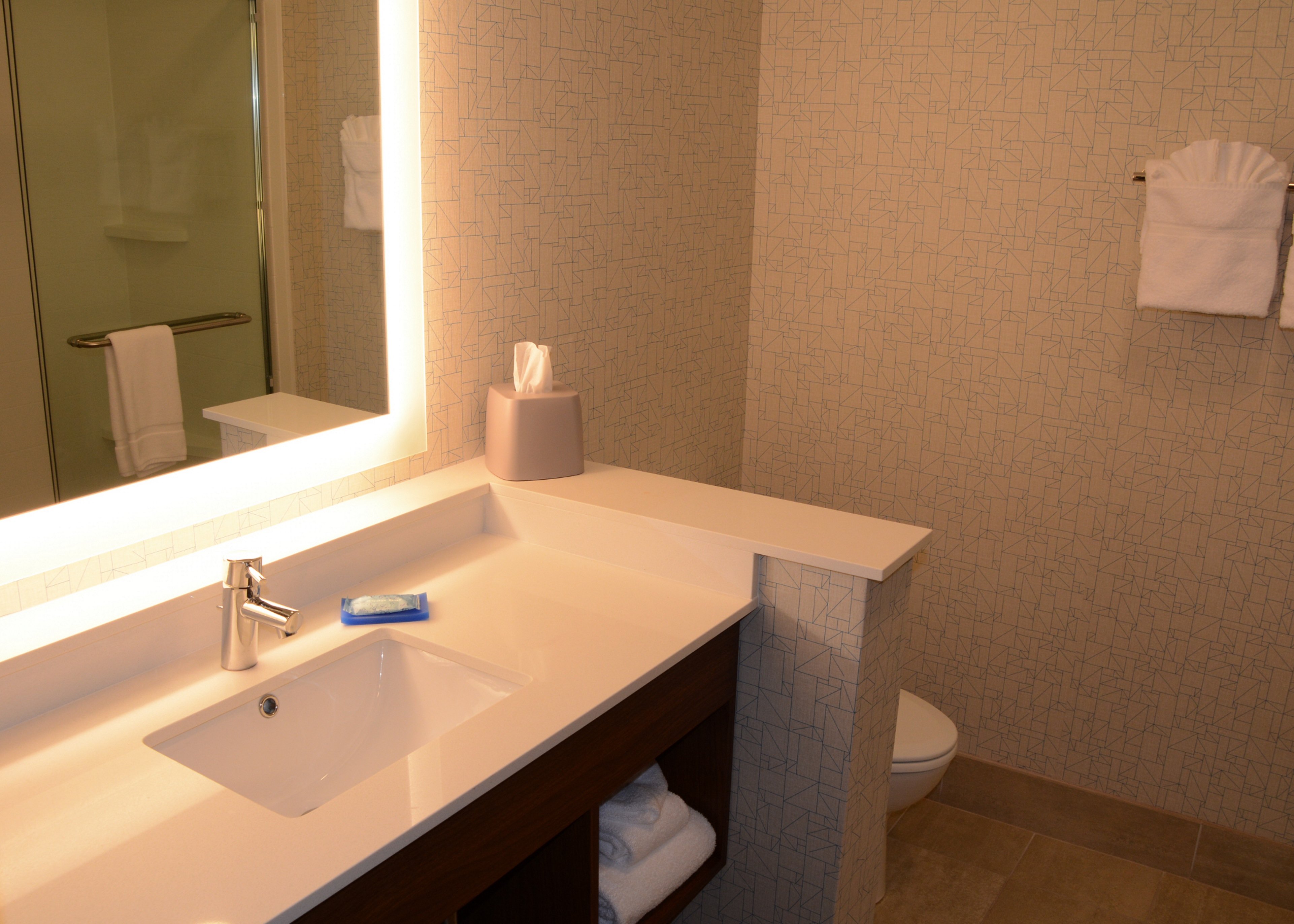 Holiday Inn Express Suites Pittsburgh Monroeville 49/49