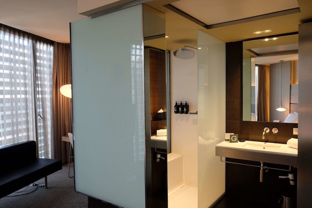 B-Hotel 32/71
