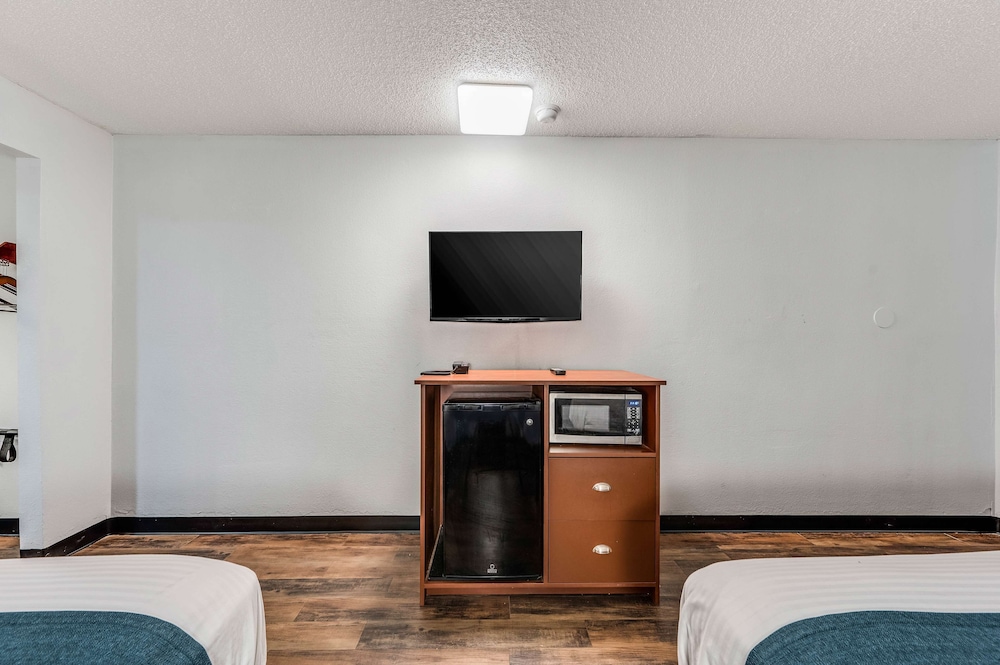Motel6 Tupelo, MS - Downtown 27/37