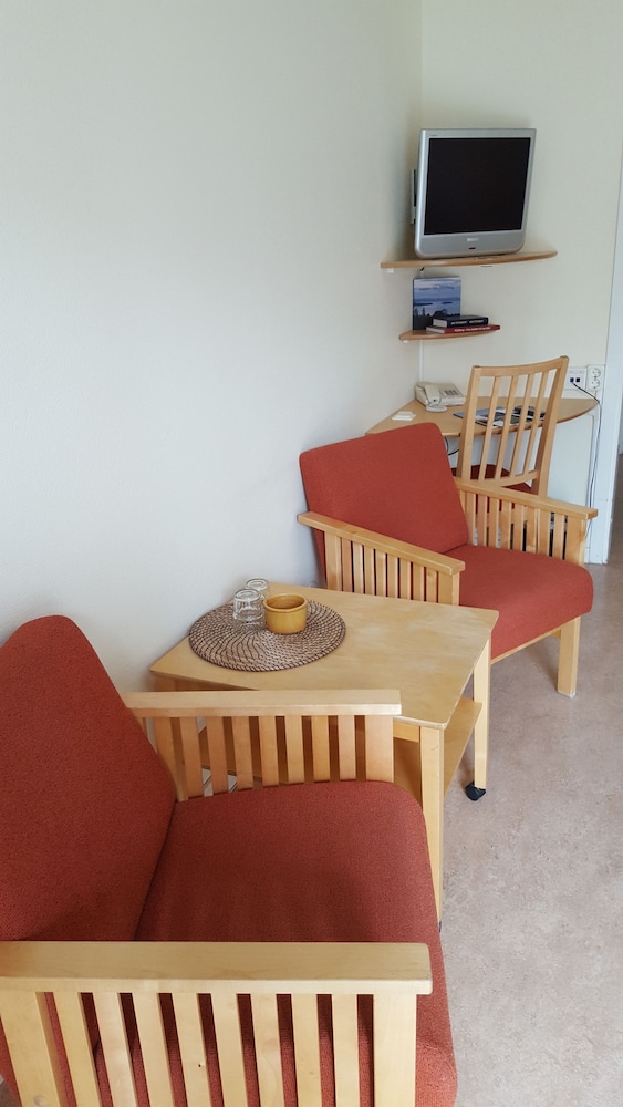 Hotell Gyllene Hornet 39/50