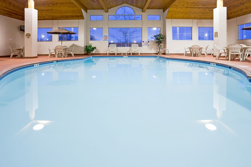 Holiday Inn Express Houghton Keweenaw 1/77