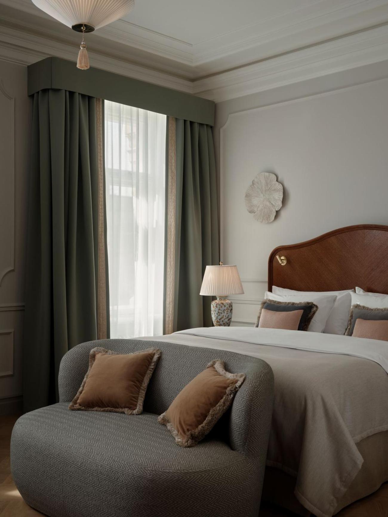 Spa, Executive, King Bed, Park View, Lounge Access