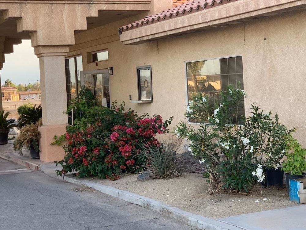 Calipatria Inn and Suites 2/22