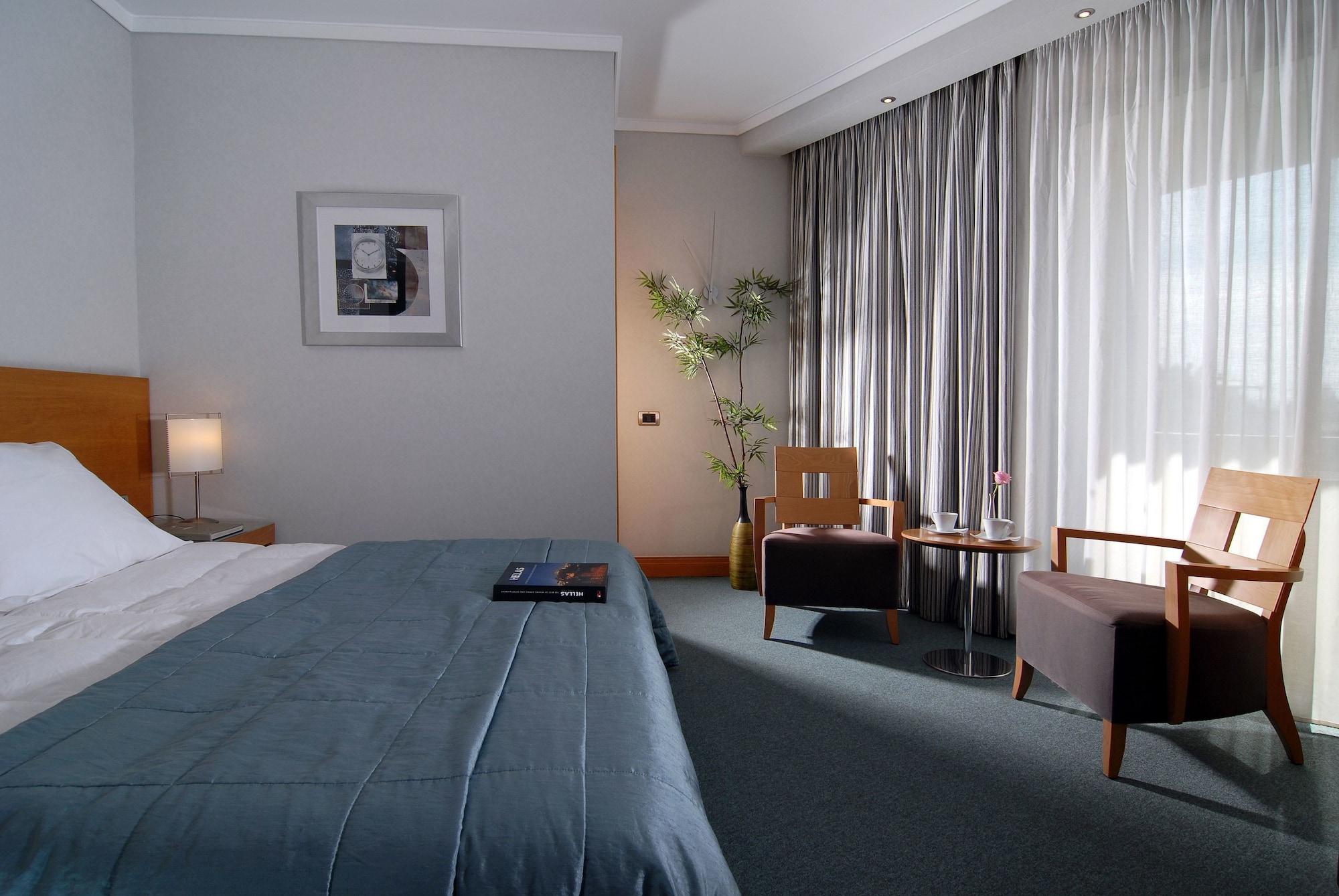 SINGLE ROOM