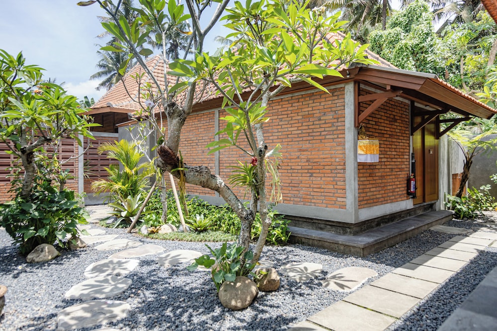 Yana Villas Kemenuh 6/68
