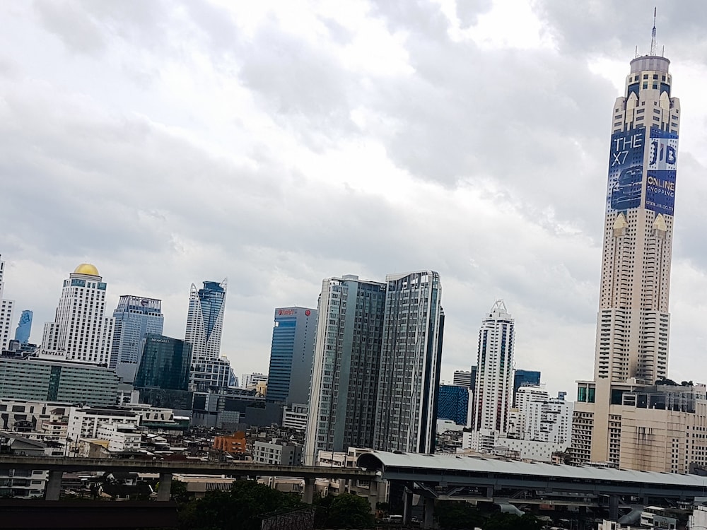 Interchange Tower Serviced Apartment 47/49