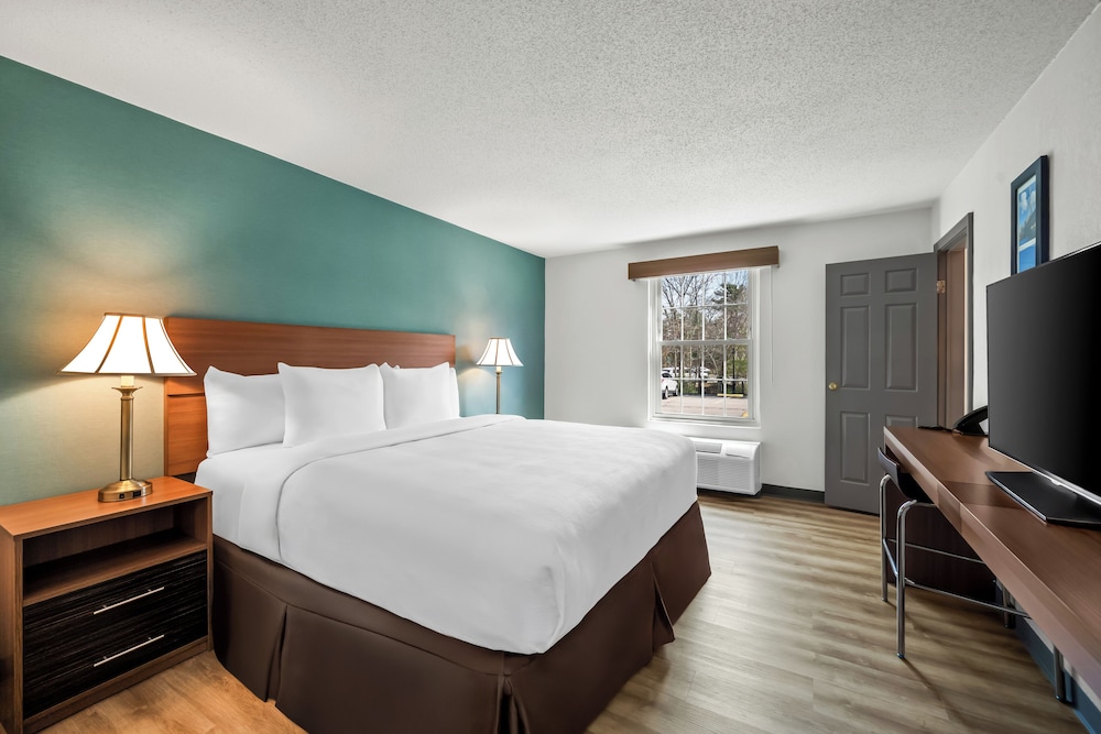 MainStay Suites Foxboro - Mansfield 20/37