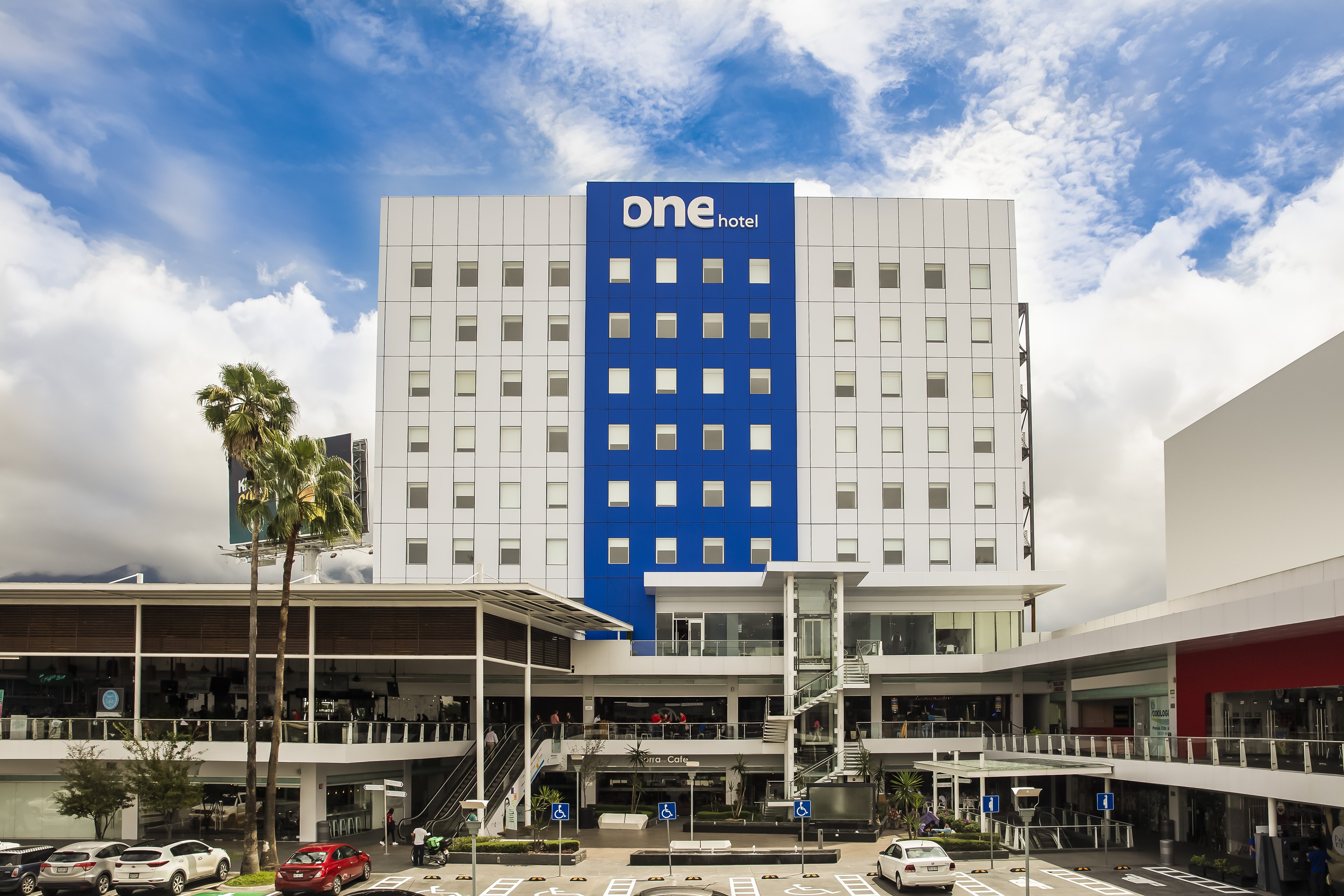 One Monterrey Tecnologico 2/50