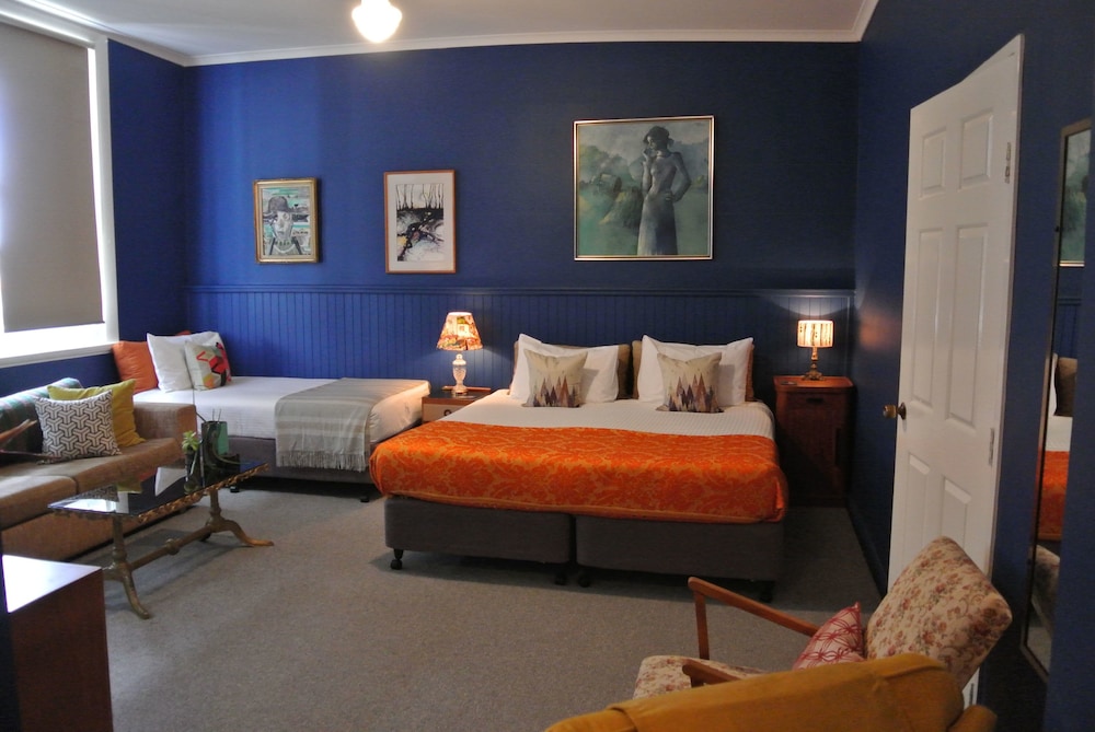 Vine Valley Inn 12/36