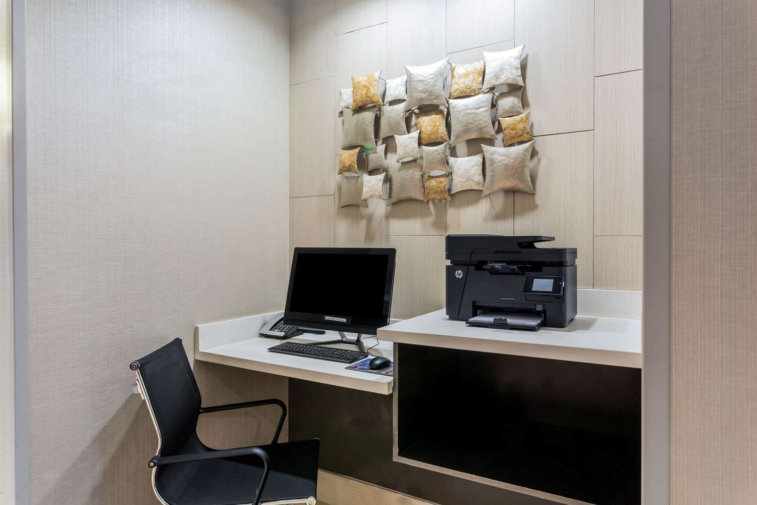 La Quinta Inn And Suites Odessa North Sienna Tower 19/29