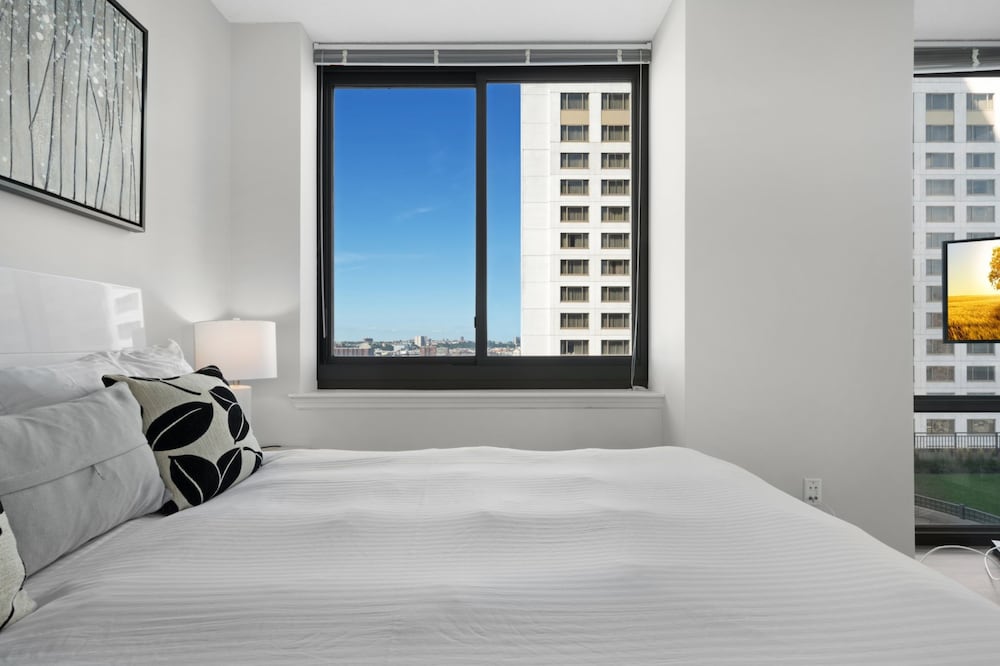 Global Luxury Suites Downtown Jersey City 23/71