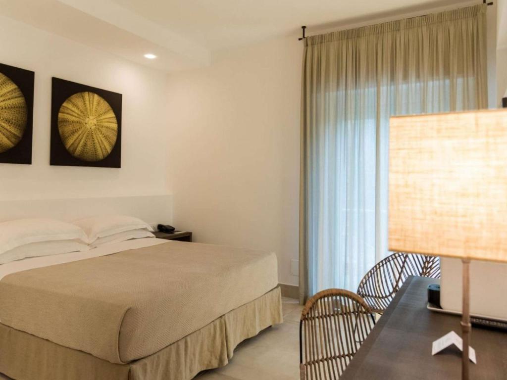 Comfort, Side Sea View