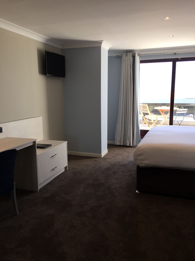 Dalmeny Resort Hotel 27/38