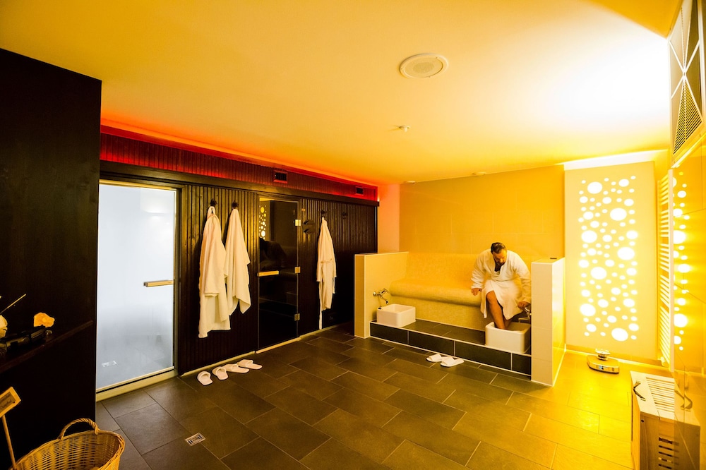 Parkhotel Krone 28/68