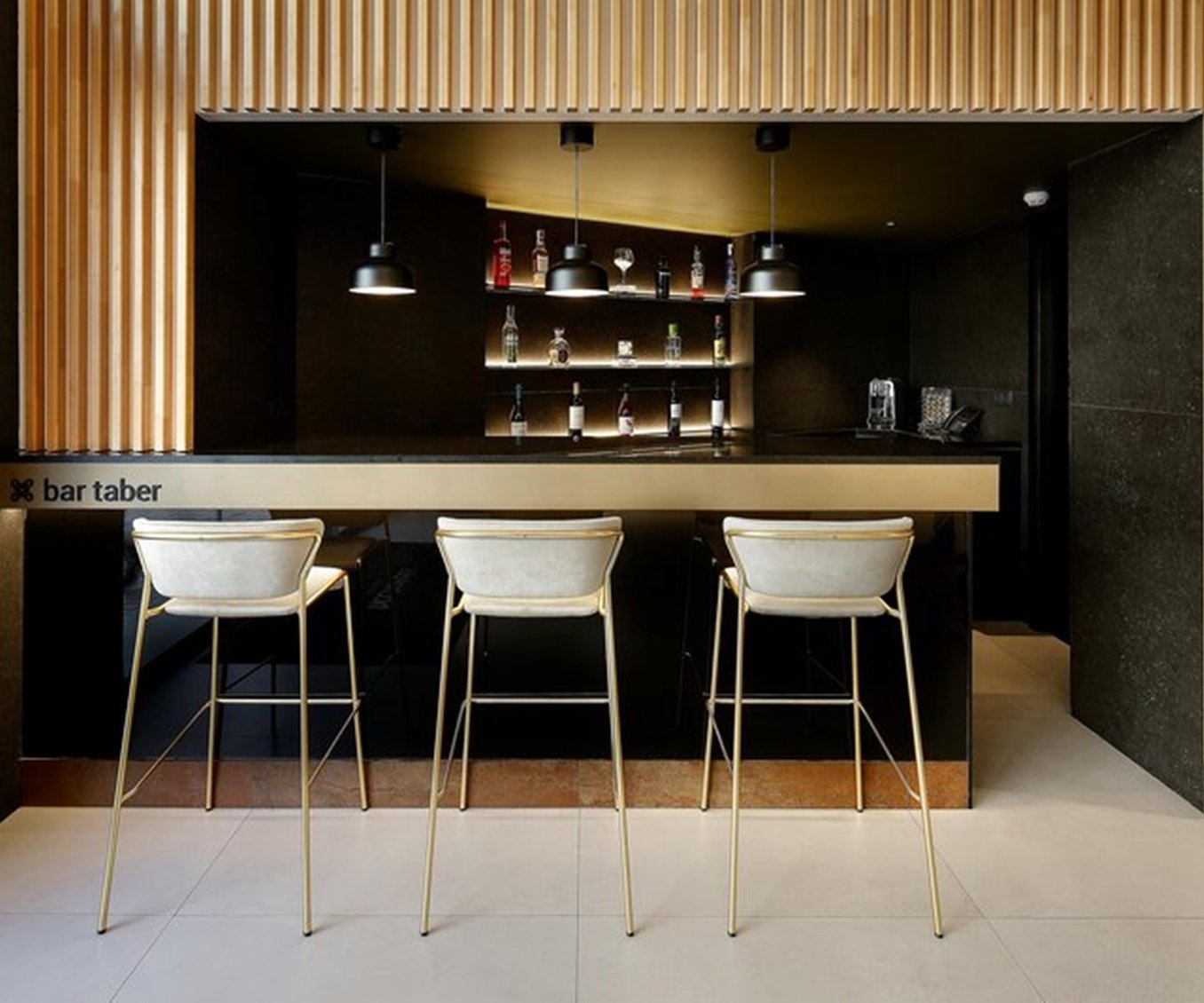 Hcc Taber Hotel 48/57
