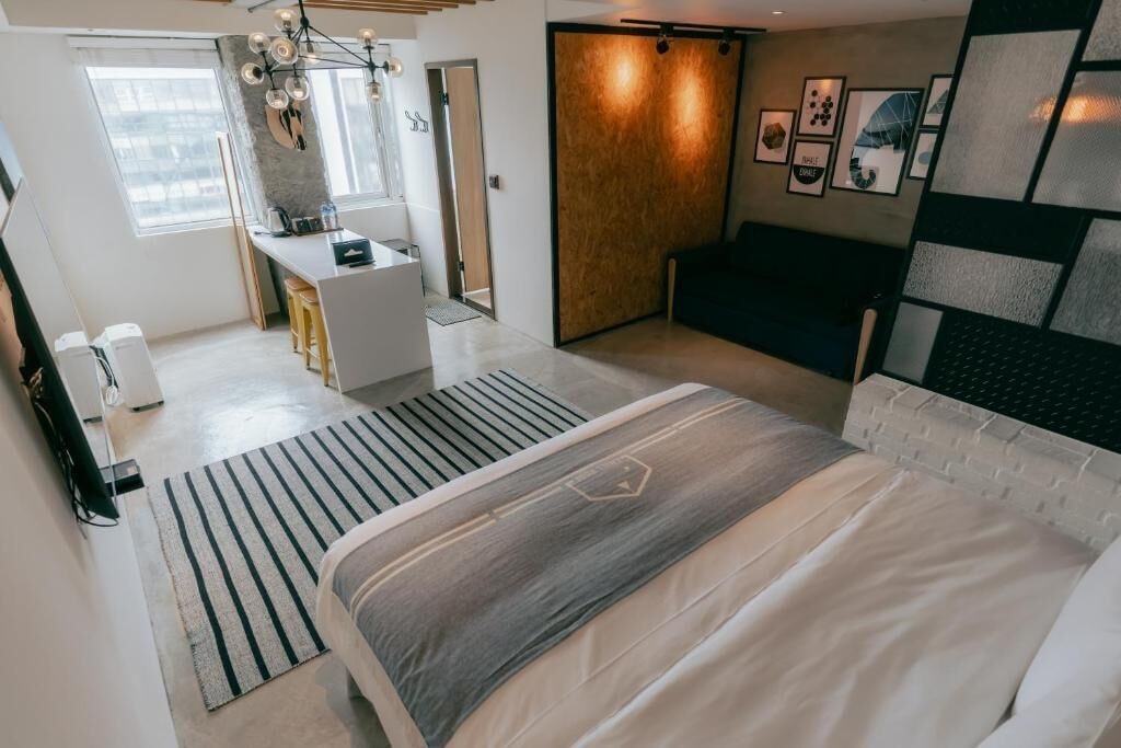 CITY, QUADRUPLE, DOUBLE BED, SOFA