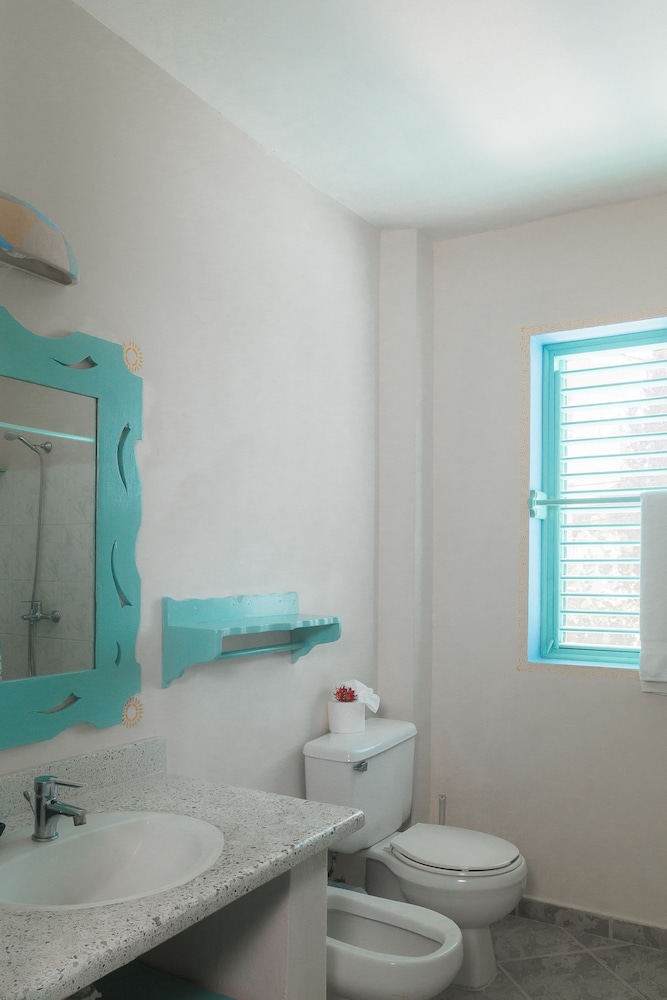 Hotel Playa Colibri 70/72