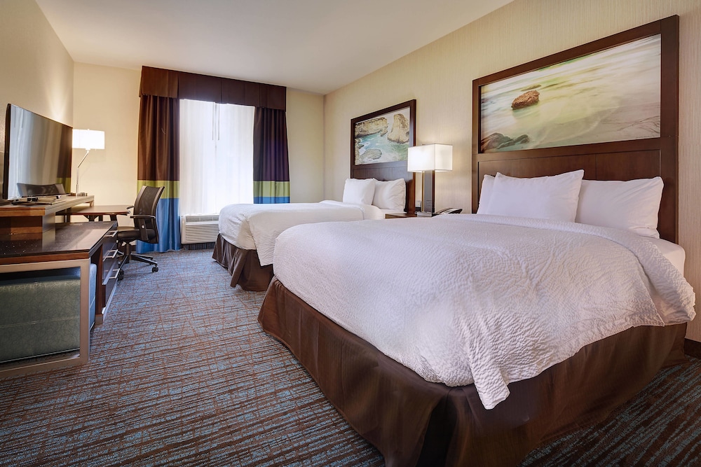 Fairfield Inn & Suites San Diego Carlsbad 11/40