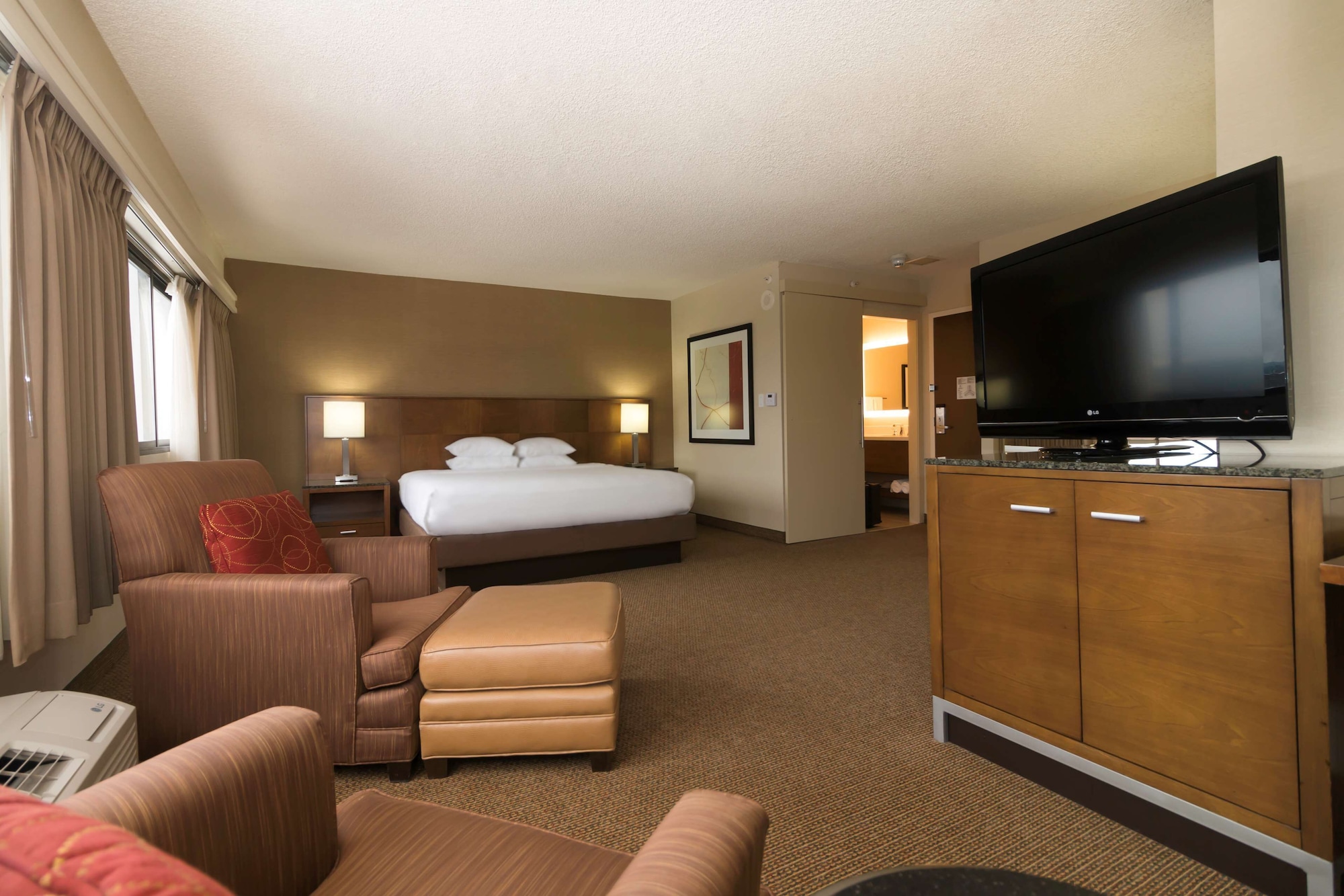 غرفة ركنية بسرير كينج بحوض استحمام لذوي الإعاقة، DoubleTree by Hilton Hotel Spokane City Center 5/10