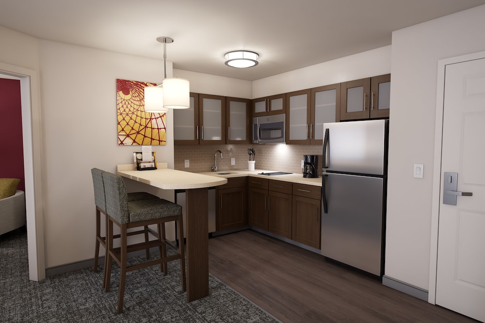 Staybridge Suites Wisconsin Dells - Lake Delton 44/58