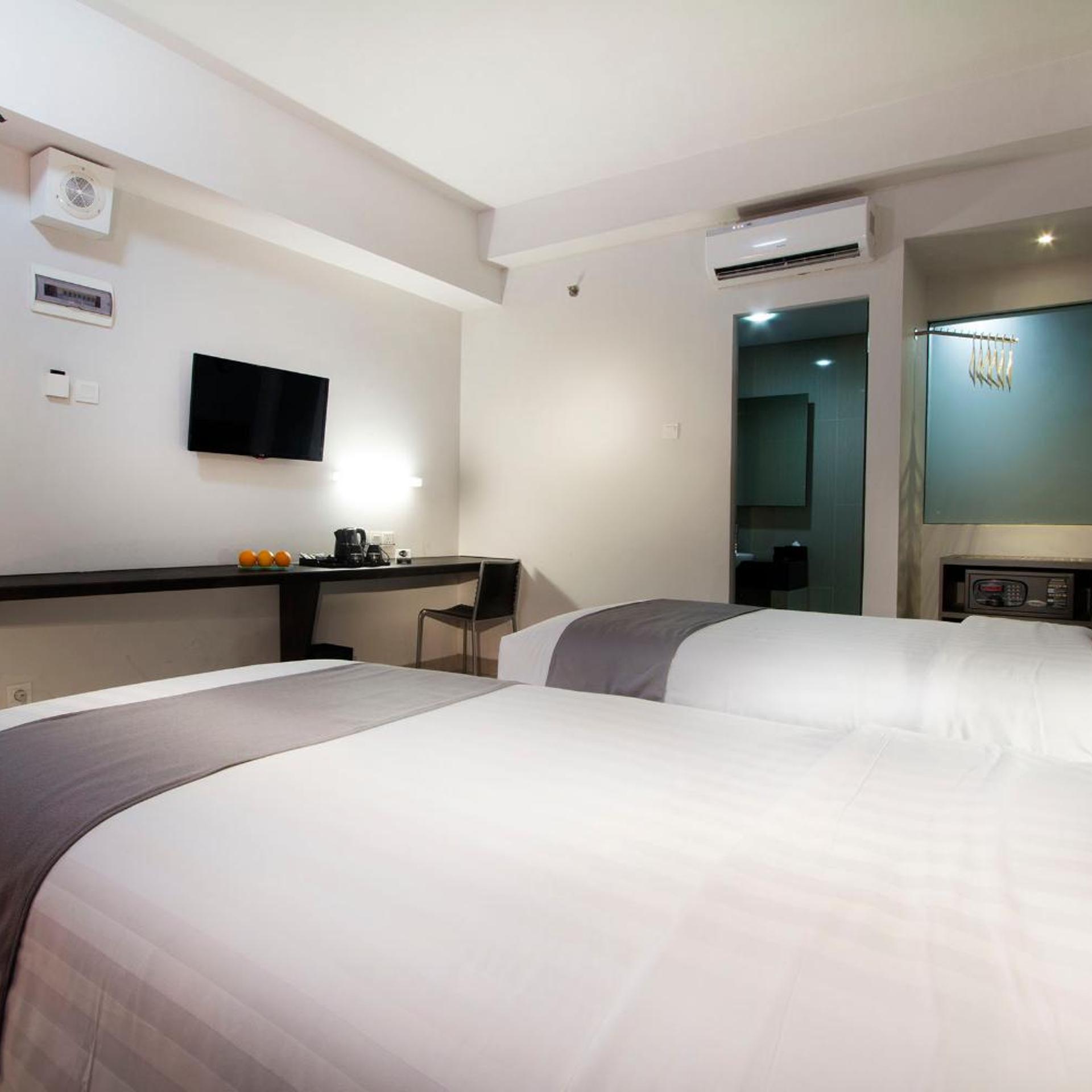 SUPERIOR, DOUBLE OR TWIN BED