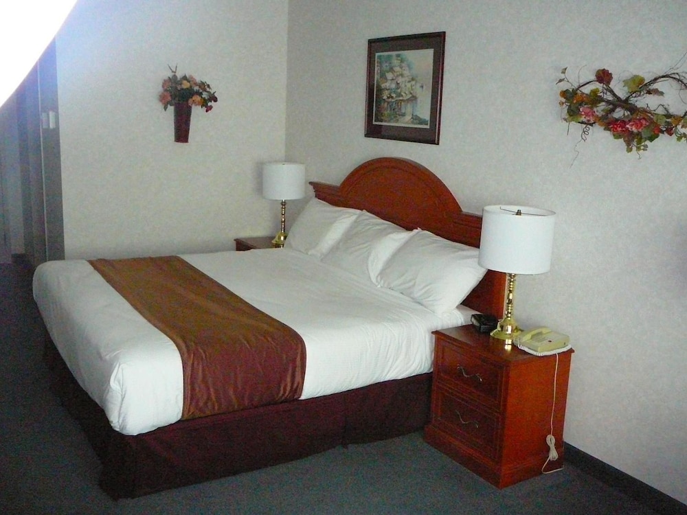 Coast Abbotsford Hotel And Suites 16/50