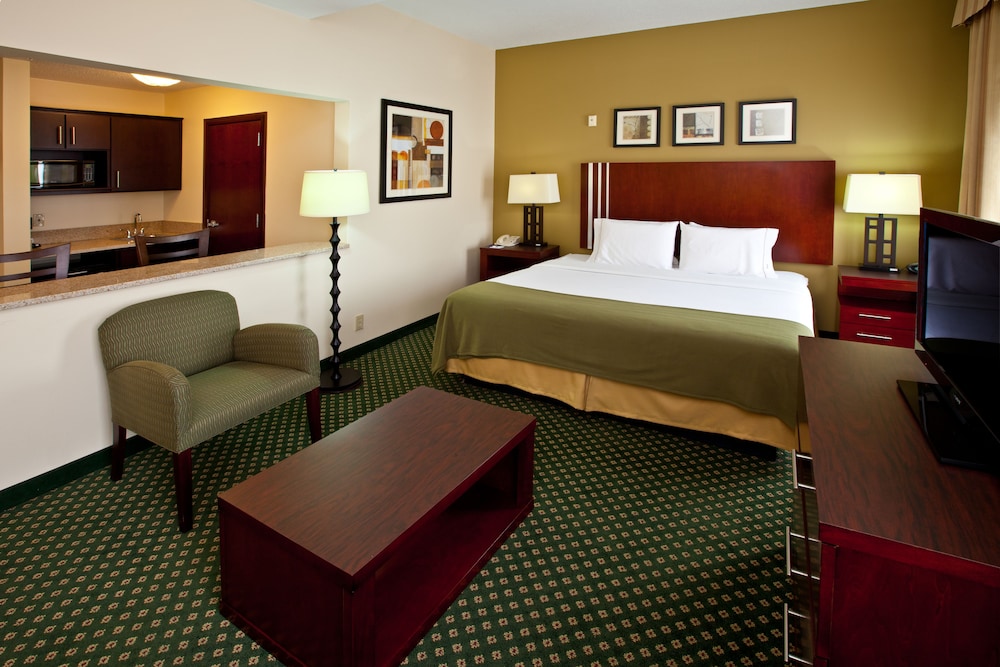 Holiday Inn Express Hotel Suites Indianapolis East 22/75