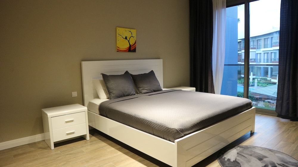 Accra Luxury Apartments Cantonments (Ex A-Lux Apartments) 29/80