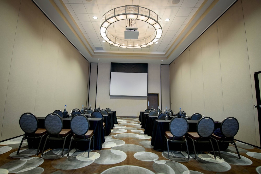 RESIDENCE INN CLEVELAND AVON AT THE EMERALD EVENT CENTER 49/53