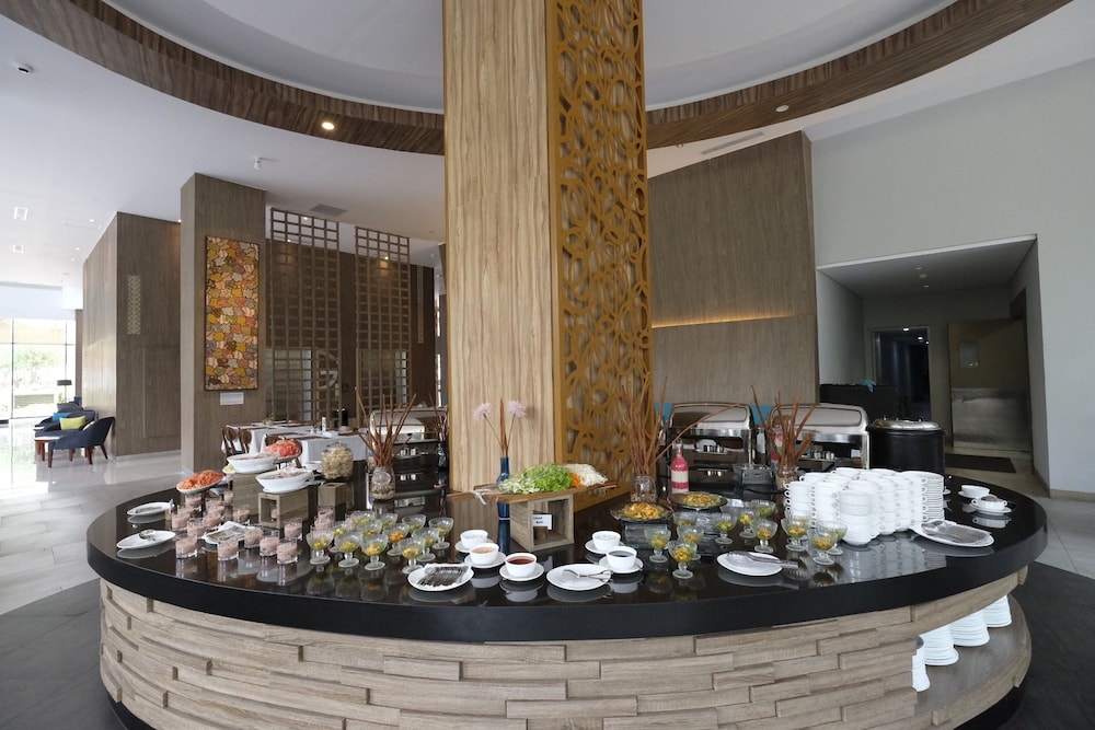 Hotel Ayola Lippo Cikarang 49/60