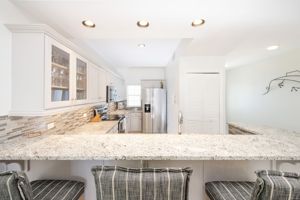 Grandview Condominiums 67/79