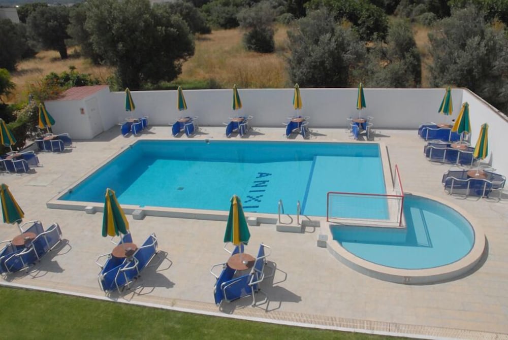 Anixis Hotel 42/52