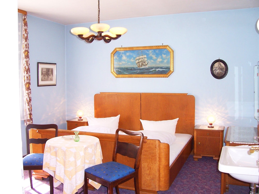 Hotel Krone 38/51
