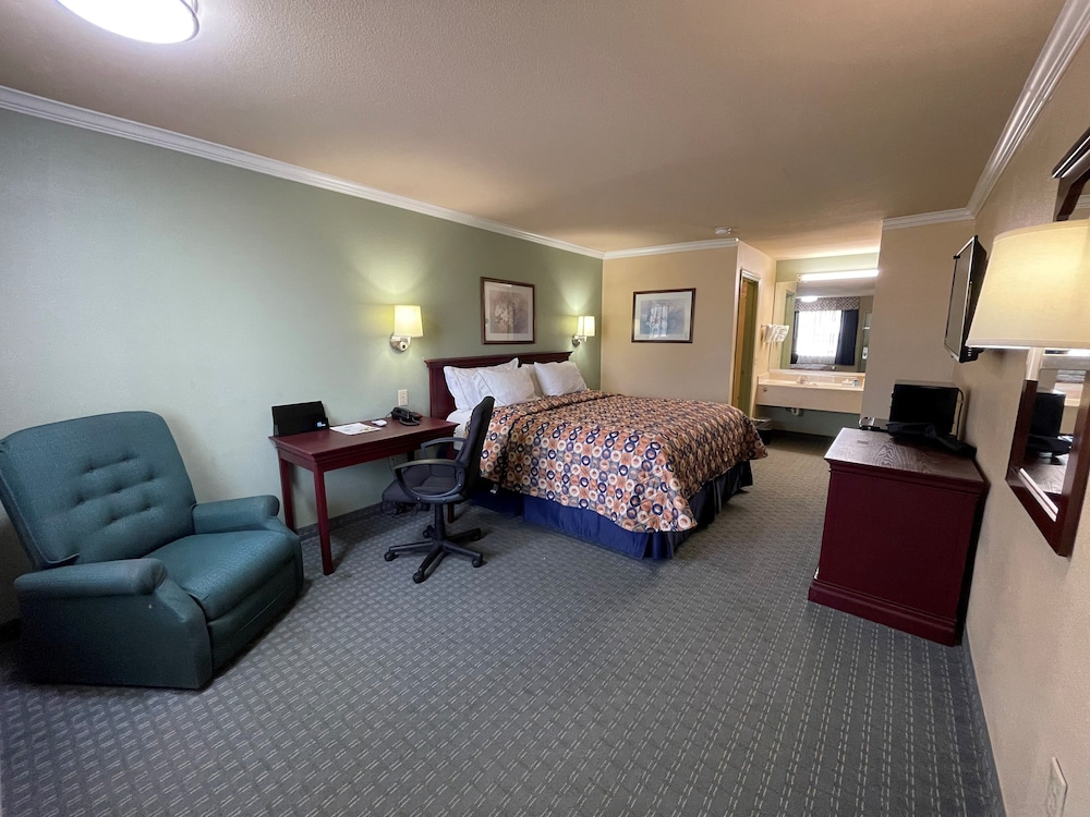 Americas Best Value Inn Houston Hobby Airport 17/20