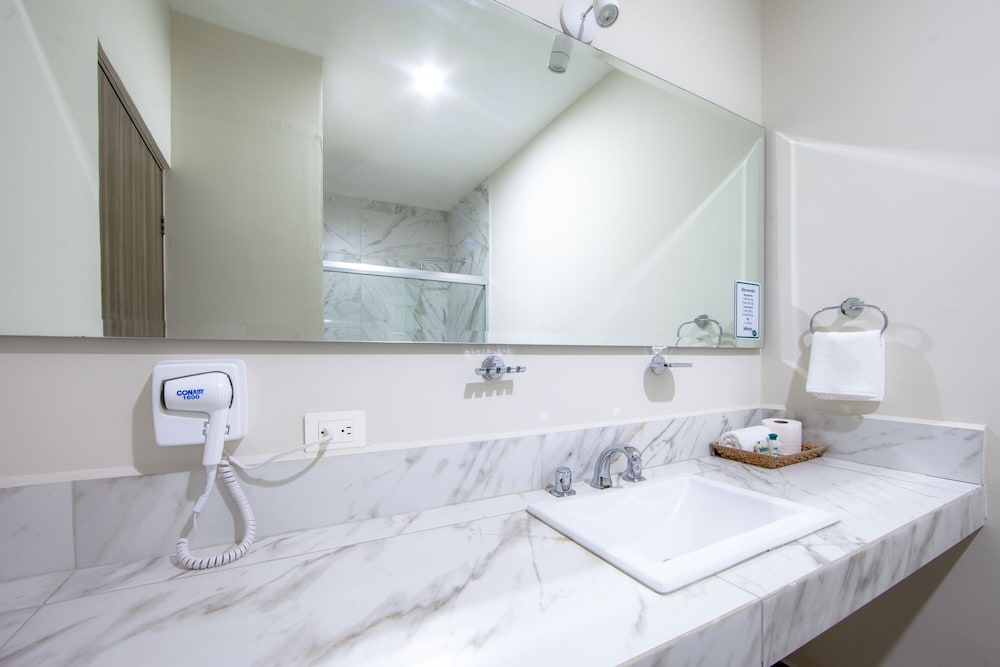 InHouse Culiacan (ex. Monterreal Hotel) 39/74