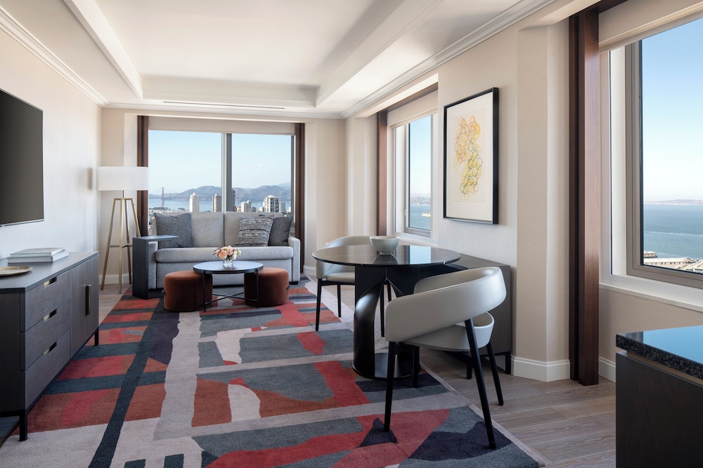 Four Seasons Hotel San Francisco at Embarcadero 34/50