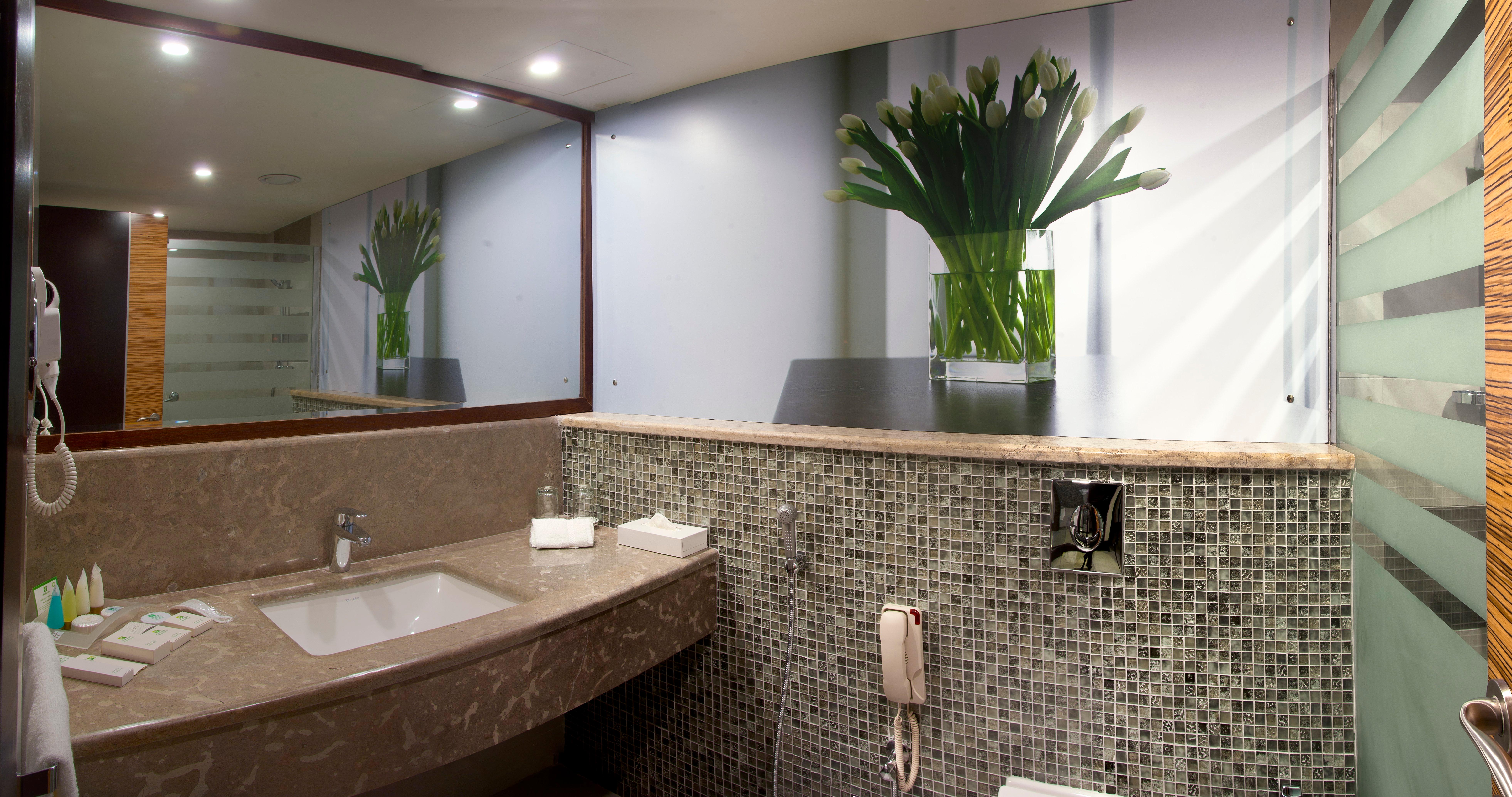 Holiday Inn Jeddah Al Salam 50/50