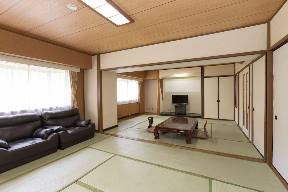 Itoen Hotel Hakone Yumoto 2/27